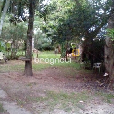 Terreno com 867m², no bairro Canasvieiras em Florianópolis