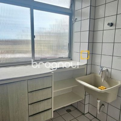 Apartamento com 78m², 3 quartos (sendo 1 suíte), 1 garagem, no bairro Campinas em São José