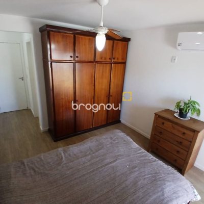 Casa com 124m², 2 quartos (sendo 2 suítes), 2 garagens, no bairro Ribeirão da Ilha em Florianópolis
