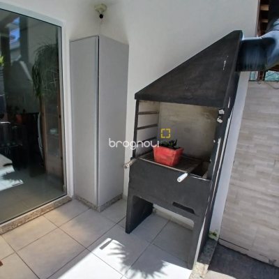 Casa com 124m², 2 quartos (sendo 2 suítes), 2 garagens, no bairro Ribeirão da Ilha em Florianópolis