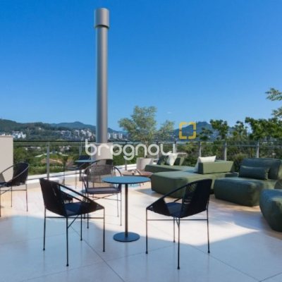 Apartamento com 93m², 2 quartos (sendo 1 suíte), 1 garagem, no bairro Cacupé em Florianópolis