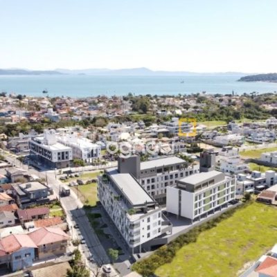Cobertura com 128m², 2 quartos (sendo 1 suíte), 1 garagem, no bairro Cachoeira do Bom Jesus em Florianópolis