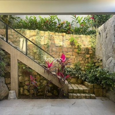 Casa com 323m², 3 quartos (sendo 3 suítes), no bairro Lagoa da Conceição em Florianópolis
