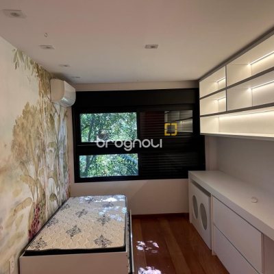 Casa com 323m², 3 quartos (sendo 3 suítes), no bairro Lagoa da Conceição em Florianópolis