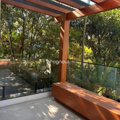 Casa com 323m², 3 quartos (sendo 3 suítes), no bairro Lagoa da Conceição em Florianópolis