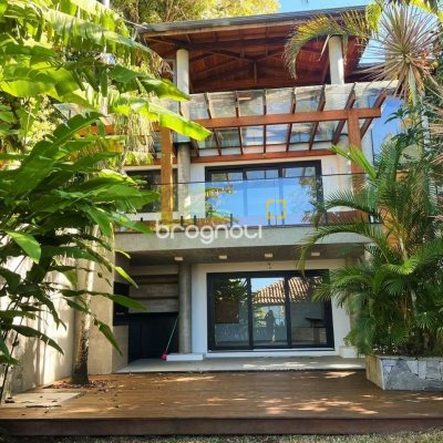 Casa com 323m², 3 quartos (sendo 3 suítes), no bairro Lagoa da Conceição em Florianópolis