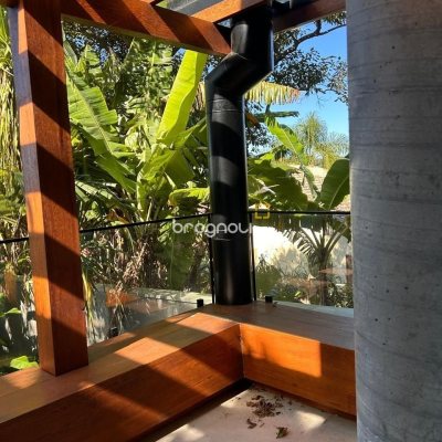 Casa com 323m², 3 quartos (sendo 3 suítes), no bairro Lagoa da Conceição em Florianópolis