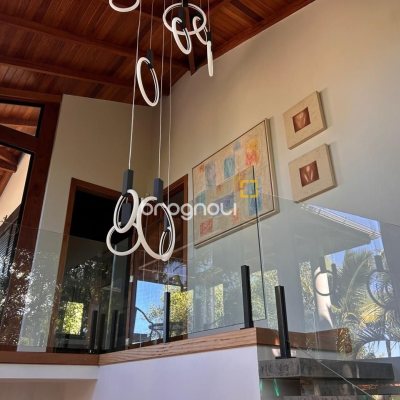 Casa com 323m², 3 quartos (sendo 3 suítes), no bairro Lagoa da Conceição em Florianópolis