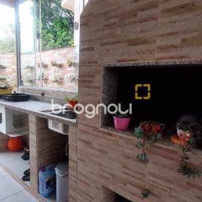 Casa com 110m², 3 quartos (sendo 1 suíte), 1 garagem, no bairro Rio Tavares em Florianópolis
