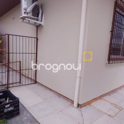 Casa com 110m², 3 quartos (sendo 1 suíte), 1 garagem, no bairro Rio Tavares em Florianópolis