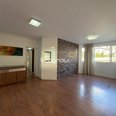 Apartamento com 92m², 3 quartos (sendo 1 suíte), 1 garagem, no bairro Estreito em Florianópolis