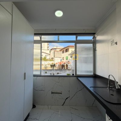 Apartamento com 92m², 3 quartos (sendo 1 suíte), 1 garagem, no bairro Estreito em Florianópolis