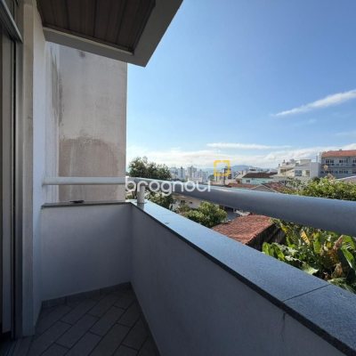 Apartamento com 92m², 3 quartos (sendo 1 suíte), 1 garagem, no bairro Estreito em Florianópolis