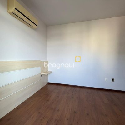 Apartamento com 92m², 3 quartos (sendo 1 suíte), 1 garagem, no bairro Estreito em Florianópolis