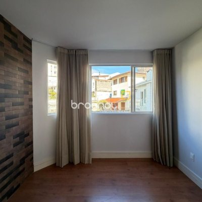 Apartamento com 92m², 3 quartos (sendo 1 suíte), 1 garagem, no bairro Estreito em Florianópolis