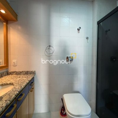 Apartamento com 92m², 3 quartos (sendo 1 suíte), 1 garagem, no bairro Estreito em Florianópolis