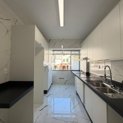 Apartamento com 92m², 3 quartos (sendo 1 suíte), 1 garagem, no bairro Estreito em Florianópolis