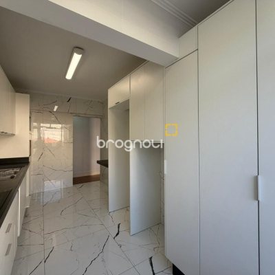 Apartamento com 92m², 3 quartos (sendo 1 suíte), 1 garagem, no bairro Estreito em Florianópolis