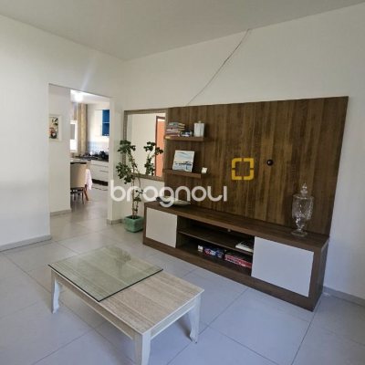 Casa com 118m², 3 quartos, 2 garagens, no bairro Ingleses do Rio Vermelho em Florianópolis