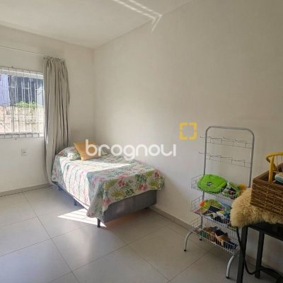 Casa com 118m², 3 quartos, 2 garagens, no bairro Ingleses do Rio Vermelho em Florianópolis