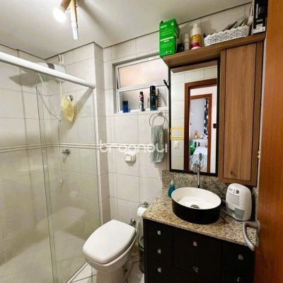 Apartamento com 96m², 2 quartos (sendo 1 suíte), 1 garagem, no bairro Kobrasol em São José