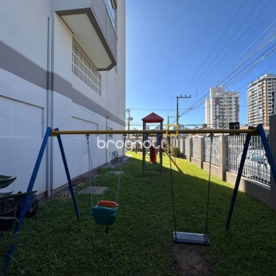 Apartamento com 96m², 2 quartos (sendo 1 suíte), 1 garagem, no bairro Kobrasol em São José