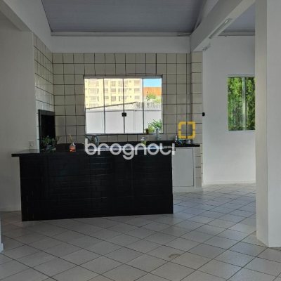 Apartamento com 58m², 2 quartos, 1 garagem, no bairro Estreito em Florianópolis
