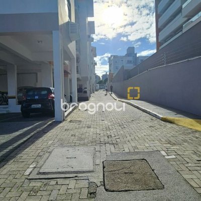 Apartamento com 58m², 2 quartos, 1 garagem, no bairro Estreito em Florianópolis