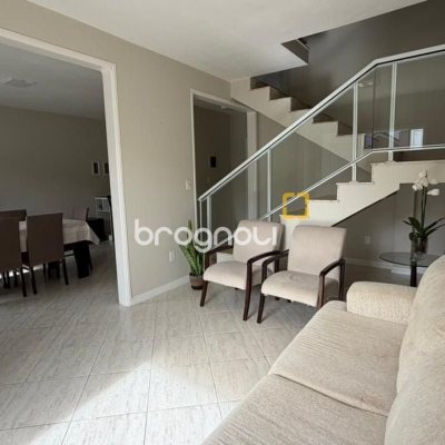 Terreno com 707m², no bairro Cachoeira do Bom Jesus em Florianópolis