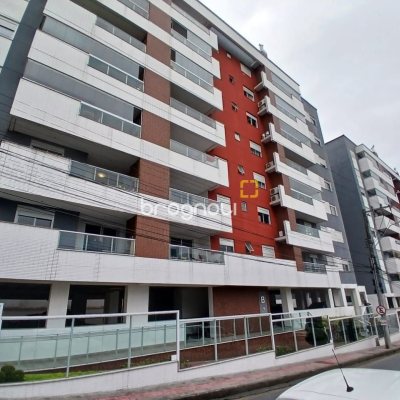 Apartamento com 79m², 2 quartos (sendo 1 suíte), 1 garagem, no bairro Praia Comprida em São José
