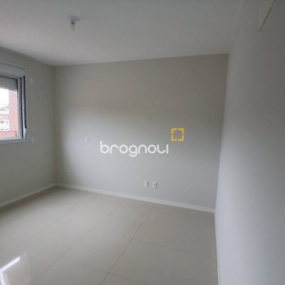 Apartamento com 79m², 2 quartos (sendo 1 suíte), 1 garagem, no bairro Praia Comprida em São José