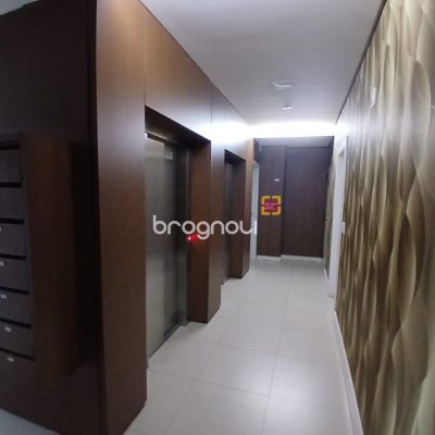 Apartamento com 79m², 2 quartos (sendo 1 suíte), 1 garagem, no bairro Praia Comprida em São José