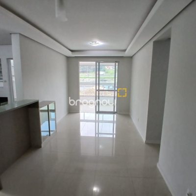 Apartamento com 79m², 2 quartos (sendo 1 suíte), 1 garagem, no bairro Praia Comprida em São José