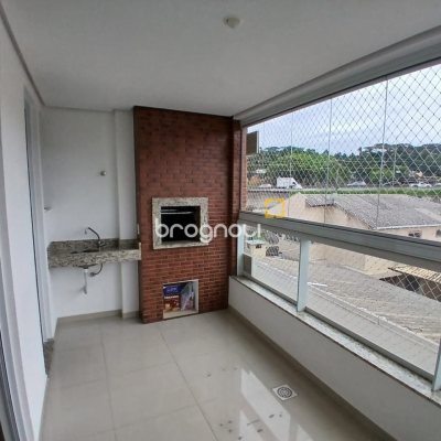 Apartamento com 79m², 2 quartos (sendo 1 suíte), 1 garagem, no bairro Praia Comprida em São José