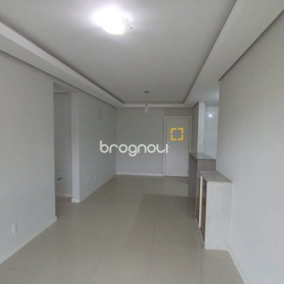 Apartamento com 79m², 2 quartos (sendo 1 suíte), 1 garagem, no bairro Praia Comprida em São José