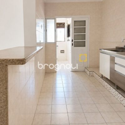 Apartamento com 110m², 3 quartos (sendo 1 suíte), 1 garagem, no bairro Kobrasol em São José