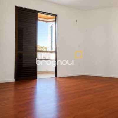 Apartamento com 110m², 3 quartos (sendo 1 suíte), 1 garagem, no bairro Kobrasol em São José