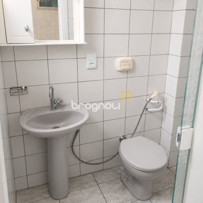 Apartamento com 110m², 3 quartos (sendo 1 suíte), 1 garagem, no bairro Kobrasol em São José