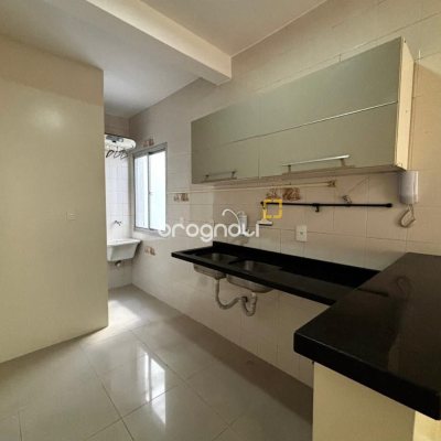 Apartamento com 90m², 3 quartos (sendo 1 suíte), 1 garagem, no bairro Centro em Florianópolis