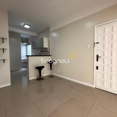 Apartamento com 90m², 3 quartos (sendo 1 suíte), 1 garagem, no bairro Centro em Florianópolis