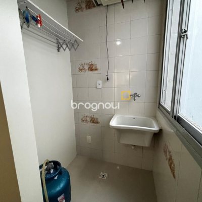 Apartamento com 90m², 3 quartos (sendo 1 suíte), 1 garagem, no bairro Centro em Florianópolis