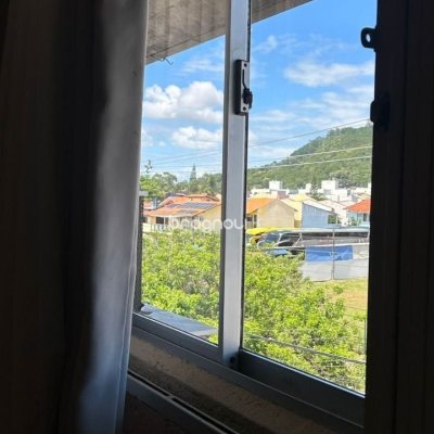 Apartamento com 47m², 1 quarto, 1 garagem, no bairro Canasvieiras em Florianópolis