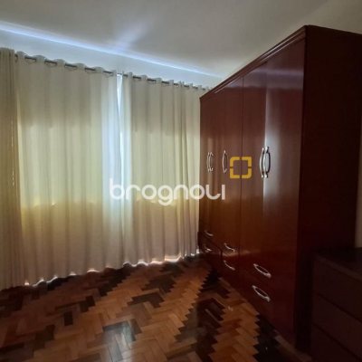 Prédio com 345m², 2 garagens, no bairro Canto em Florianópolis