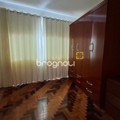 Prédio com 345m², 2 garagens, no bairro Canto em Florianópolis
