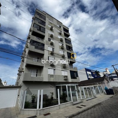 Apartamento com 99m², 3 quartos (sendo 1 suíte), 1 garagem, no bairro Trindade em Florianópolis