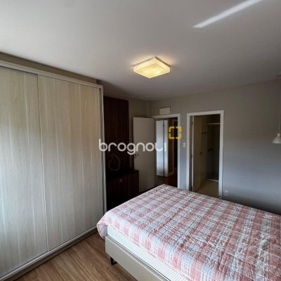 Apartamento com 99m², 3 quartos (sendo 1 suíte), 1 garagem, no bairro Trindade em Florianópolis