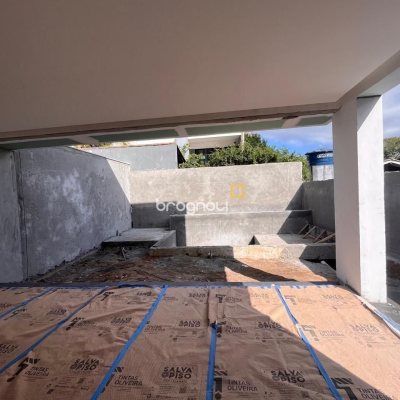 Casa com 230m², 3 quartos (sendo 3 suítes), 2 garagens, no bairro Campeche em Florianópolis