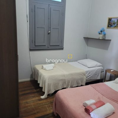 Casa com 190m², 3 quartos, 1 garagem, no bairro Centro em Florianópolis