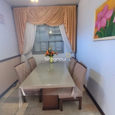 Casa com 190m², 3 quartos, 1 garagem, no bairro Centro em Florianópolis