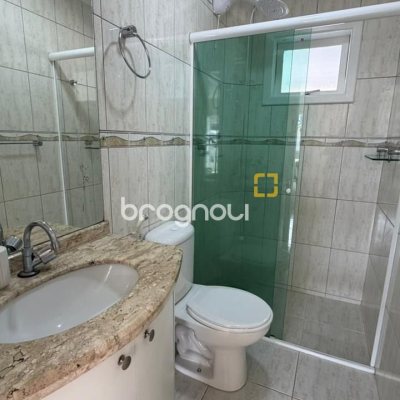 Casa com 222m², 9 quartos (sendo 1 suíte), 4 garagens, no bairro Canasvieiras em Florianópolis